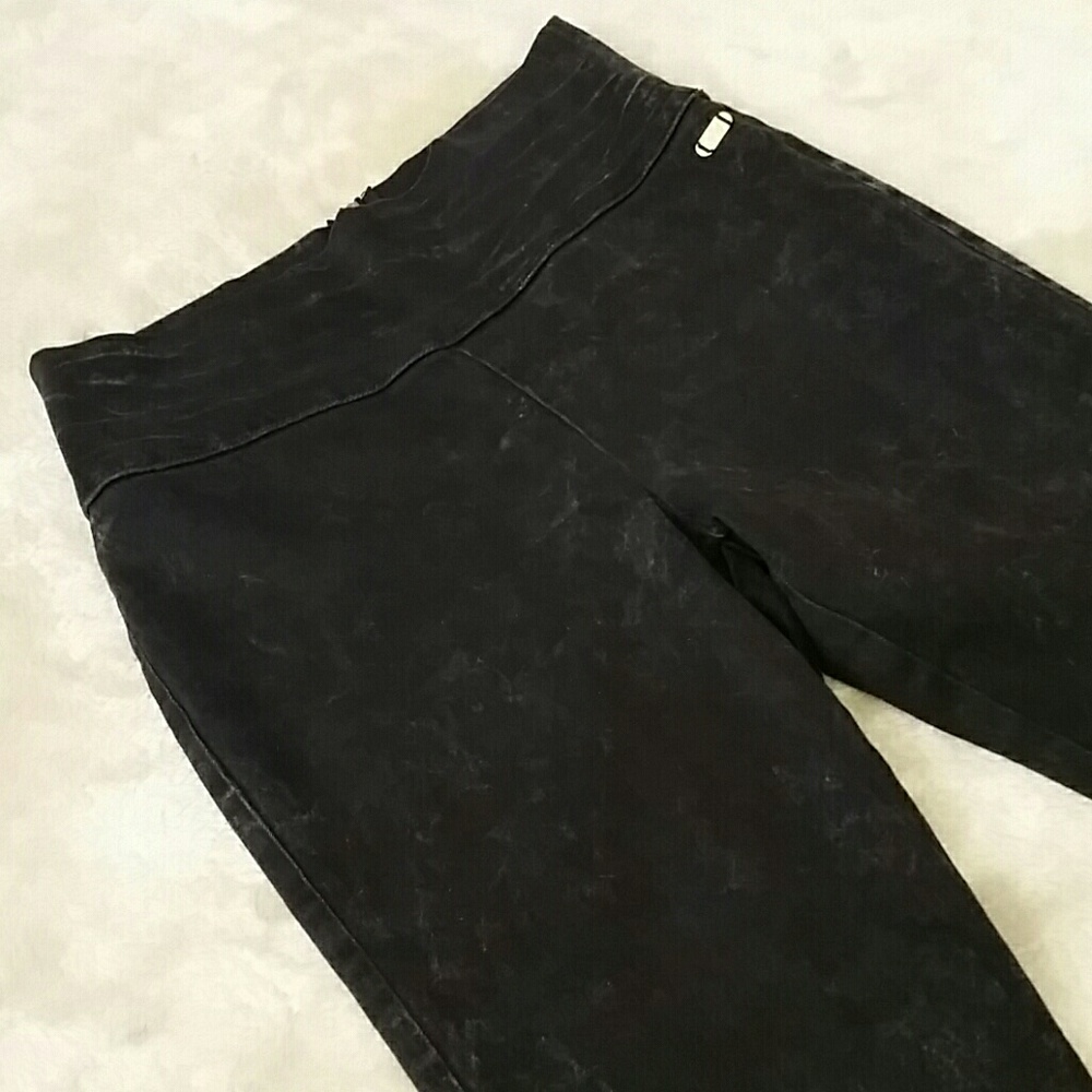 Nicki Minaj pant